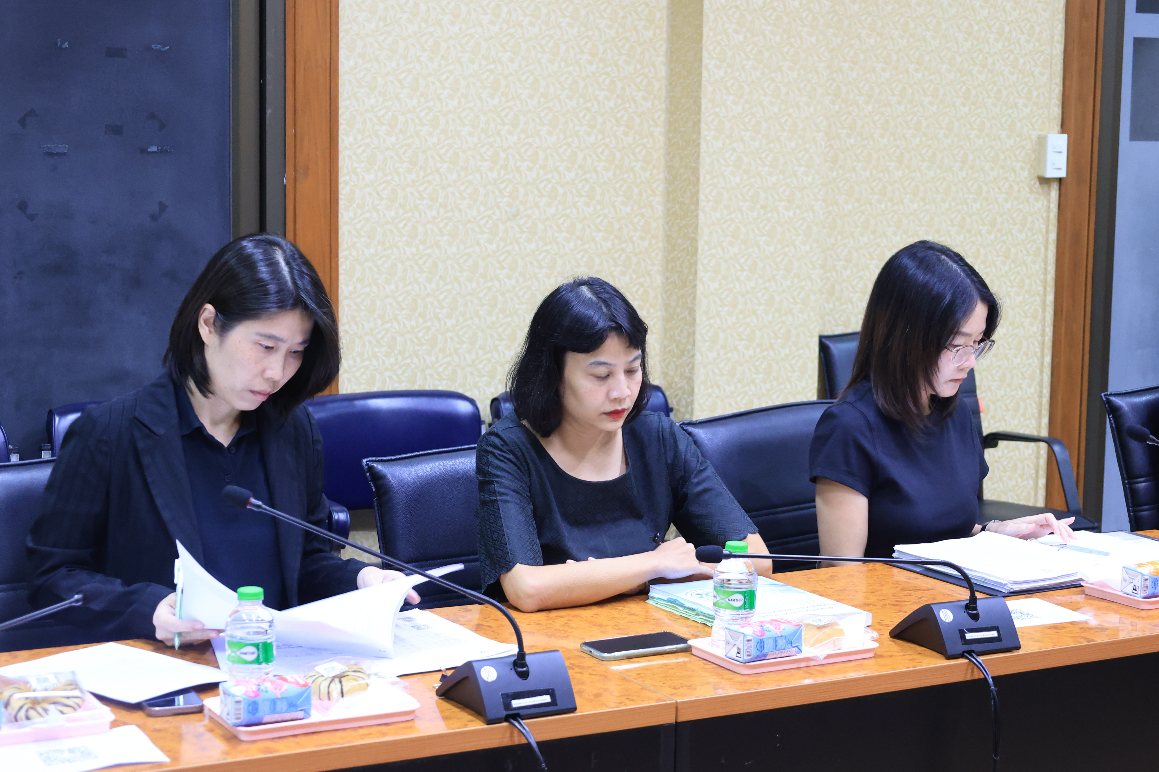 title - ประชุมคณะทำงานขับเคลื่อนการปฏิบัติตามพระราชบัญญัติการอำนวยความสะดวกในการพิจารณาอนุญาตและการให้บริการแก่ประชาชน พ.ศ. 2569 ครั้งที่ 1/2569 พร้อมประชุมผ่านระบบออนไลน์ GDCC Space Plus